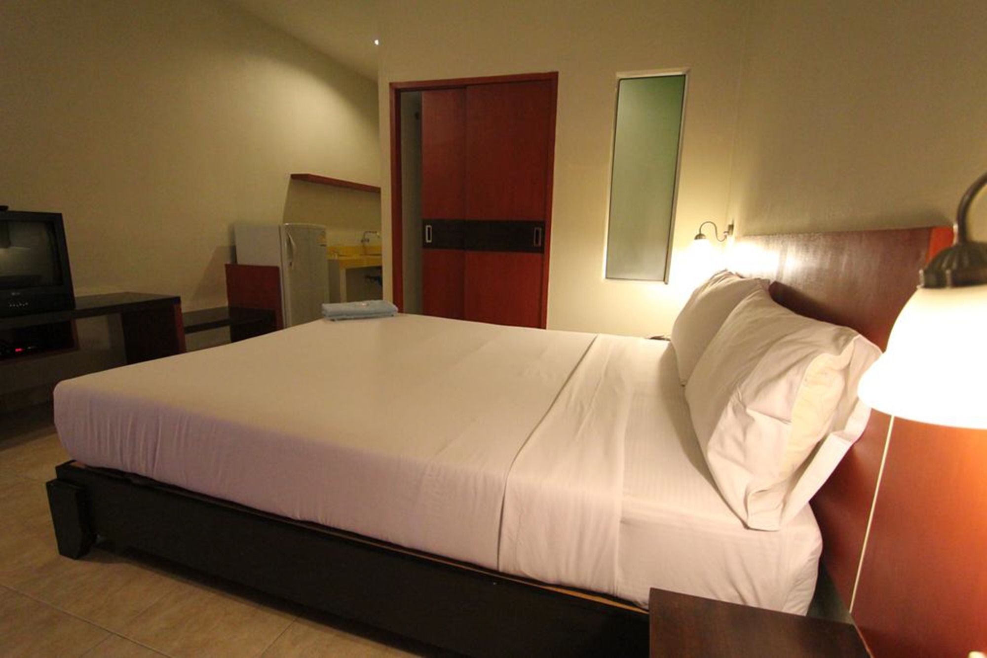 Paradise Resort Ban Nong Pla Lai Exterior photo